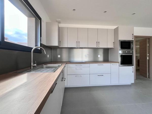 Magnifique maison neuve de 130 m²  en R+1 sur un terrain 3 faces piscinable sans vis-à-vis