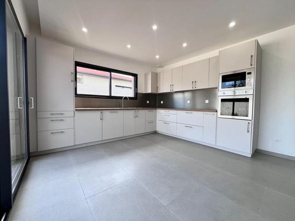 Magnifique maison neuve de 130 m²  en R+1 sur un terrain 3 faces piscinable sans vis-à-vis