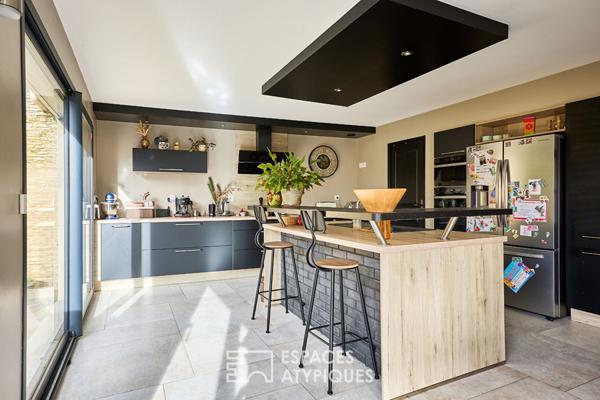 Maison en pierre rénovée avec terrasse aux portes de Caen
