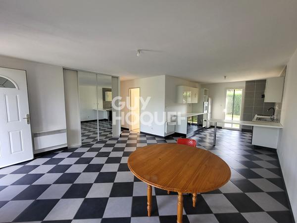 LOCATION d'une maison de 6 pièces à BELLEVILLE EN BEAUJOLAIS