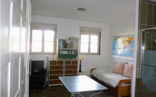 Appartement à vendre    4 pièces • 300 m2 Péronne