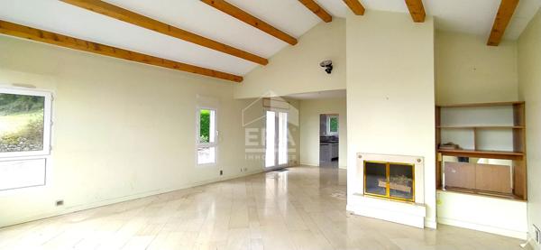 A 2.5 km du Puy en Velay, maison 5 pièces 130.06 m2 sur terrain 1160 m2