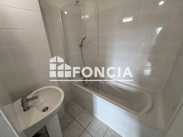 Location Appartement 3 pièces 55 m² - 229 AVENUE ROGER SALENGRO Villeurbanne 69100