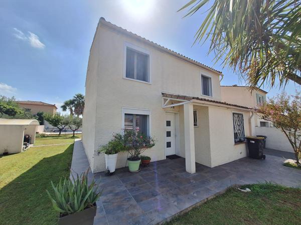À VENDRE ? MAISON TRADITIONNELLE AVEC PISCINE, JARDIN ET GARAGE