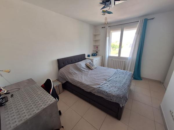 À VENDRE ? MAISON TRADITIONNELLE AVEC PISCINE, JARDIN ET GARAGE