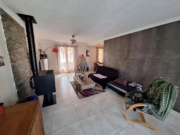 À VENDRE ? MAISON TRADITIONNELLE AVEC PISCINE, JARDIN ET GARAGE