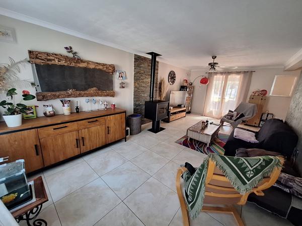 À VENDRE ? MAISON TRADITIONNELLE AVEC PISCINE, JARDIN ET GARAGE