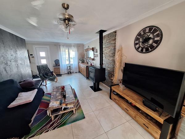 À VENDRE ? MAISON TRADITIONNELLE AVEC PISCINE, JARDIN ET GARAGE