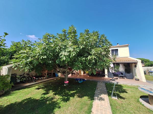 À VENDRE ? MAISON TRADITIONNELLE AVEC PISCINE, JARDIN ET GARAGE