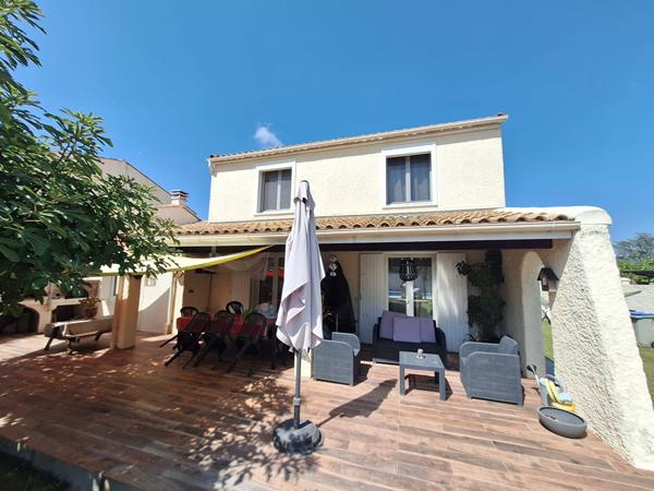 À VENDRE ? MAISON TRADITIONNELLE AVEC PISCINE, JARDIN ET GARAGE