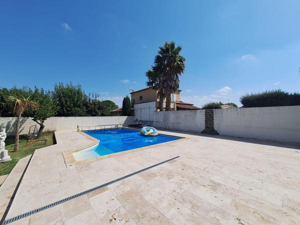À VENDRE ? MAISON TRADITIONNELLE AVEC PISCINE, JARDIN ET GARAGE