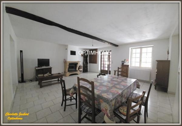 Maison à vendre 5 pièces Proche de CHALAIS (16)