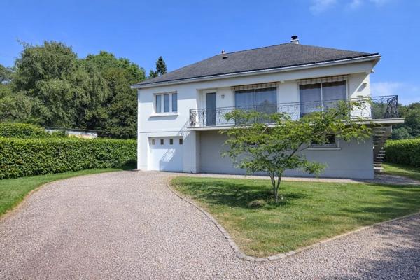Maison 6 pièces – 145 m² environ à Saint-Joachim (ref : 79010M)
