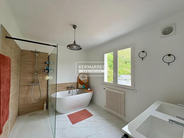 Maison 6 pièces – 145 m² environ à Saint-Joachim (ref : 79010M)