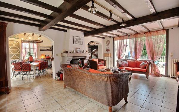 Maison à vendre    6 pièces • 195,27 m2 Castres