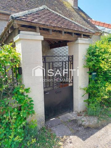 BELLE MAISON DE VILLAGE PROCHE COMMERCES ET GROUPE SCOLAIRE