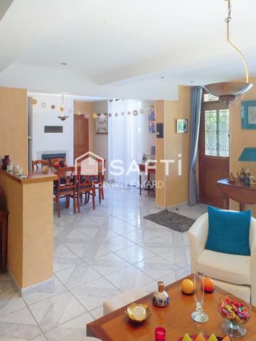 BELLE MAISON DE VILLAGE PROCHE COMMERCES ET GROUPE SCOLAIRE