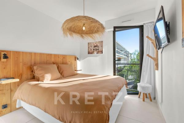 Appartement 3 pièces rénové à pied de la plage– Résidence de standing avec piscine – Villeneuve-Loub