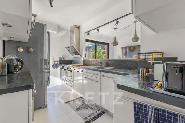 Appartement 3 pièces rénové à pied de la plage– Résidence de standing avec piscine – Villeneuve-Loub