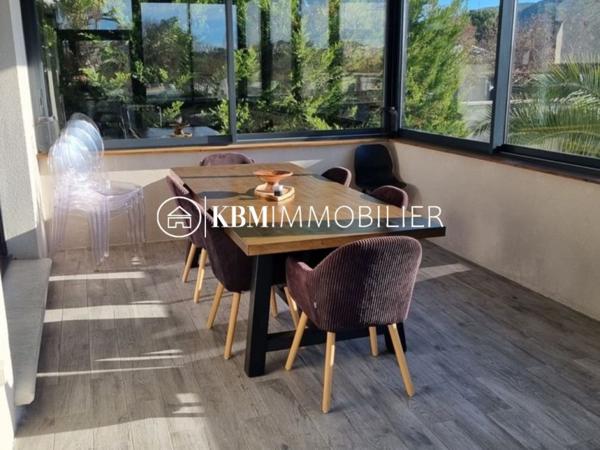 SUPERBE VILLA MODERNE T5 DE 132M2 AVEC BEL EXTERIEUR ET PISCINE - SECTEUR LES ROUBAUDS