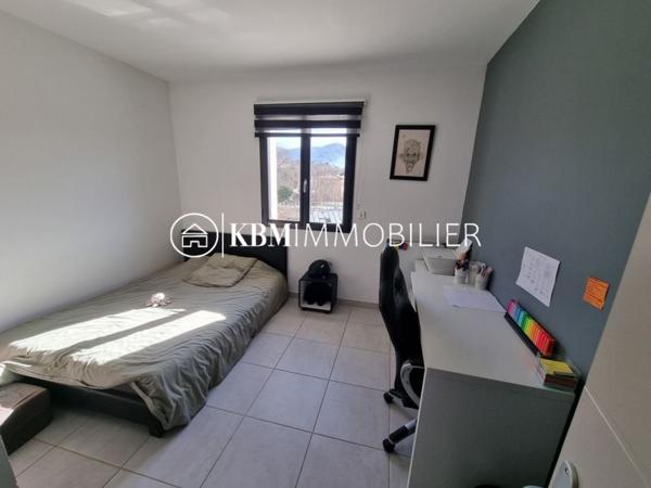 SUPERBE VILLA MODERNE T5 DE 132M2 AVEC BEL EXTERIEUR ET PISCINE - SECTEUR LES ROUBAUDS