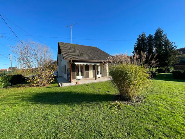 Maison F6 sur sous sol avec terrasse, terrain, garage et parking