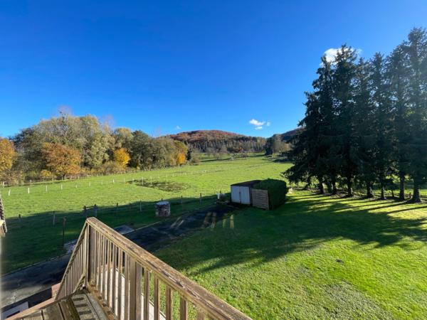 Maison F6 sur sous sol avec terrasse, terrain, garage et parking