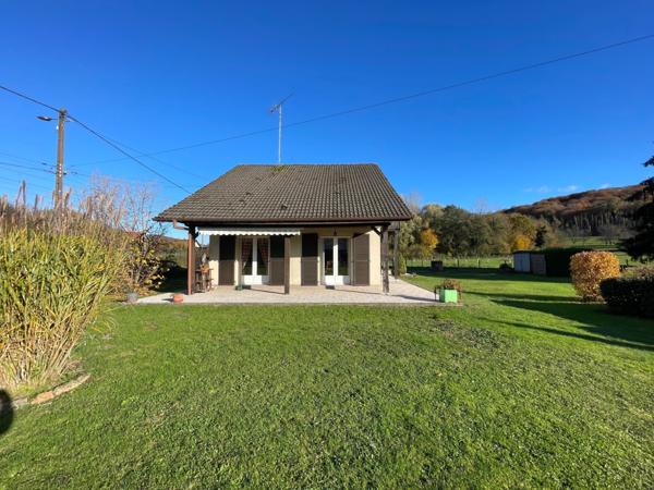 Maison F6 sur sous sol avec terrasse, terrain, garage et parking
