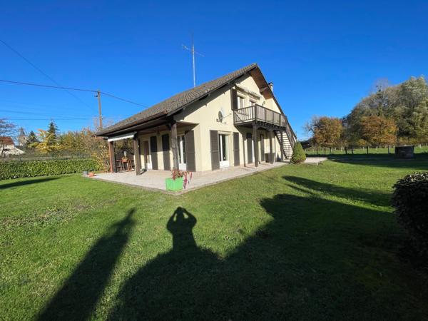 Maison F6 sur sous sol avec terrasse, terrain, garage et parking