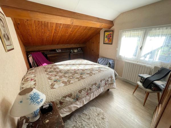 Maison F6 sur sous sol avec terrasse, terrain, garage et parking