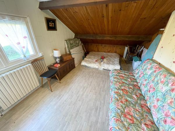 Maison F6 sur sous sol avec terrasse, terrain, garage et parking