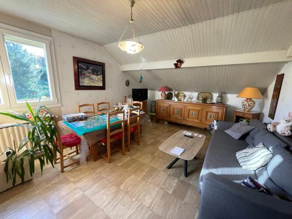 Maison F6 sur sous sol avec terrasse, terrain, garage et parking