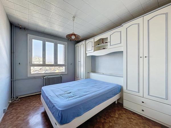 T3 avec garage – Beau potentiel Rive Droite