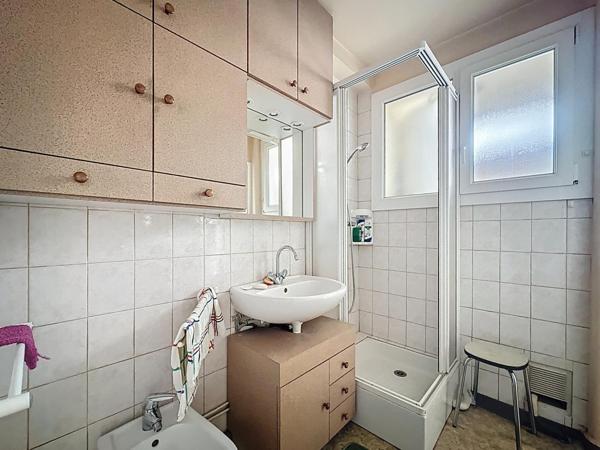 T3 avec garage – Beau potentiel Rive Droite