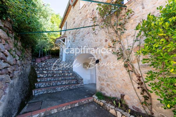 Maison de caractère à vendre 7 pièces SAINT LAURENT DE CERDANS (66)