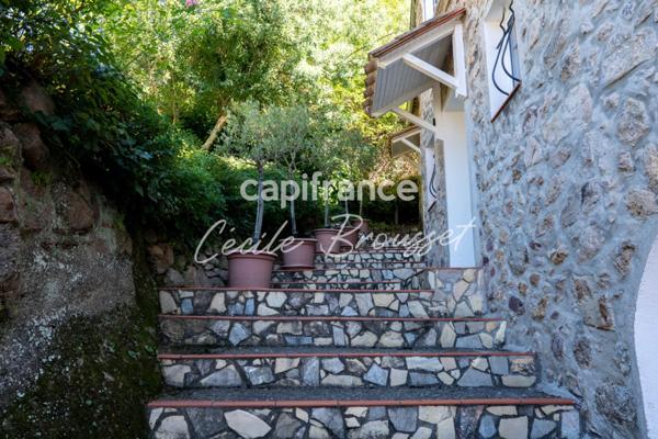 Maison de caractère à vendre 7 pièces SAINT LAURENT DE CERDANS (66)