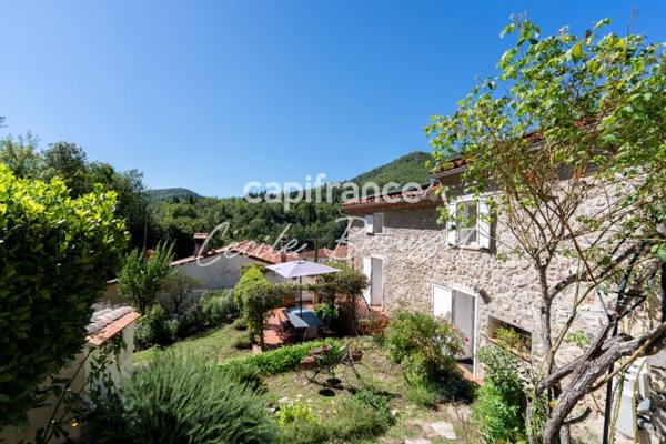 Maison de caractère à vendre 7 pièces SAINT LAURENT DE CERDANS (66)