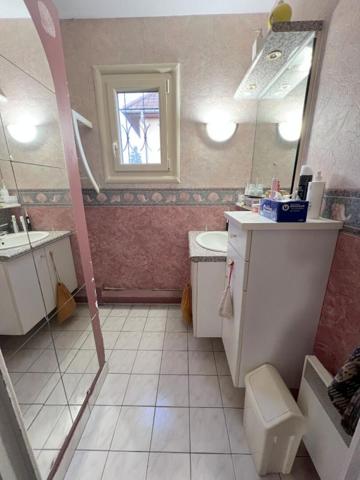 Maison de plain-pied - Neuville Sur Sarthe - 4 pièce(s) - 103 m²