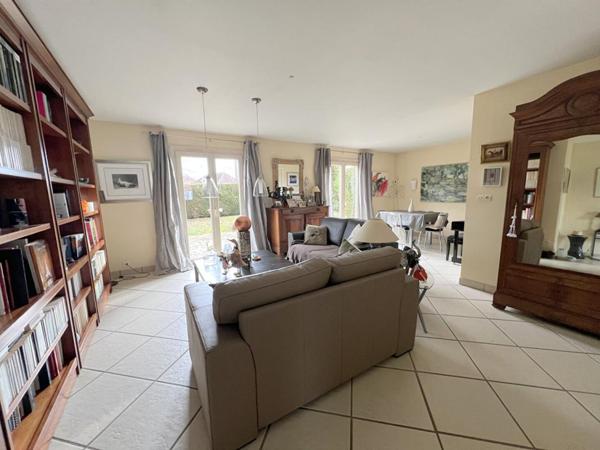 Maison de plain-pied - Neuville Sur Sarthe - 4 pièce(s) - 103 m²