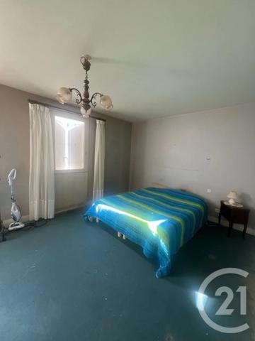 Appartement F6 à vendre  6 pièces - 138 m 2   AURILLAC  - 15