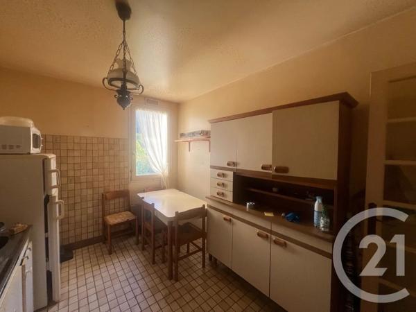 Appartement F6 à vendre  6 pièces - 138 m 2   AURILLAC  - 15