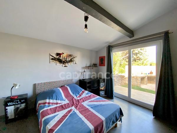 À UZES (30) Splendide maison avec vue de 200 m2 avec 5 chambres, piscine, pool-house. Au calme !