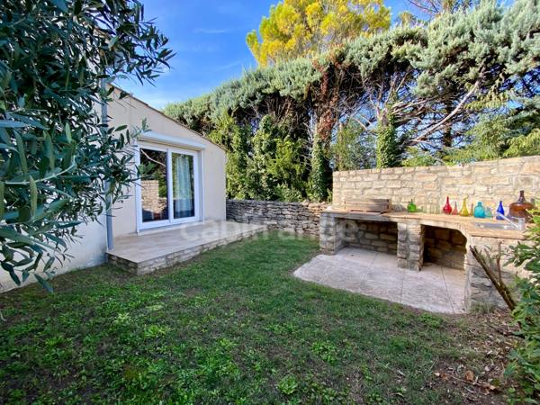 À UZES (30) Splendide maison avec vue de 200 m2 avec 5 chambres, piscine, pool-house. Au calme !
