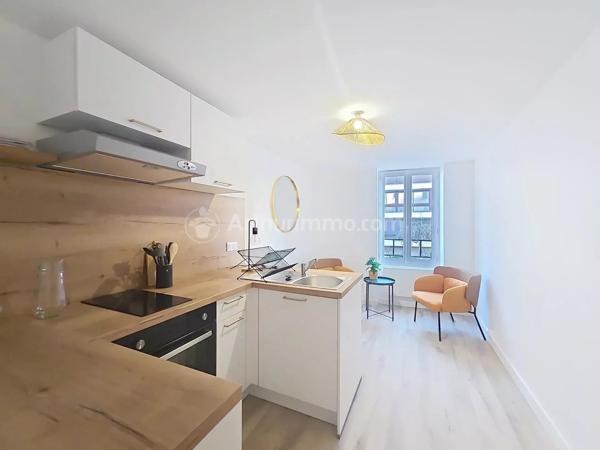 Location                                                      Appartement
                        
                     2 pièces                      25 m2                     à Clermont-Ferrand