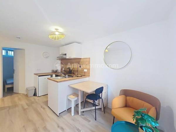 Location                                                      Appartement
                        
                     2 pièces                      25 m2                     à Clermont-Ferrand