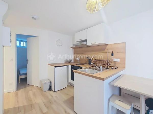 Location                                                      Appartement
                        
                     2 pièces                      25 m2                     à Clermont-Ferrand