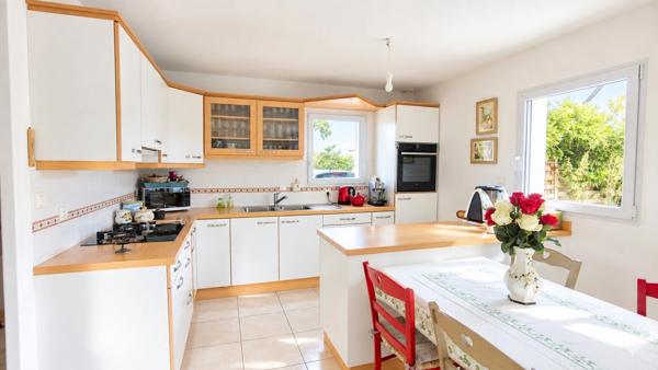 Maison à vendre 3 pièces GUILVINEC (29) en excellent état, au calme, beau jardin avec extension possible