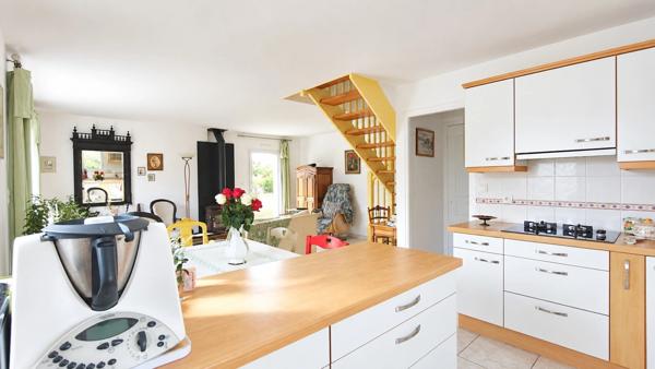 Maison à vendre 3 pièces GUILVINEC (29) en excellent état, au calme, beau jardin avec extension possible