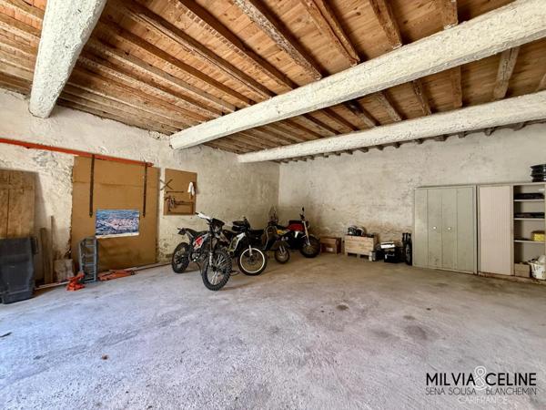 Propriete à vendre 32 pièces proche de CARCASSONNE (11) 2 habitations 522m2+ parc 2,82 hectares + dépendances