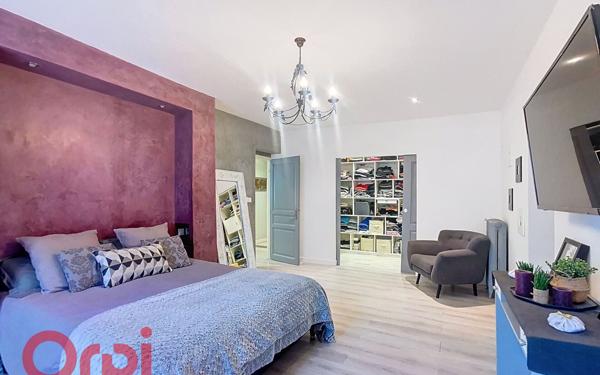 Maison à vendre    8 pièces •  Toulon